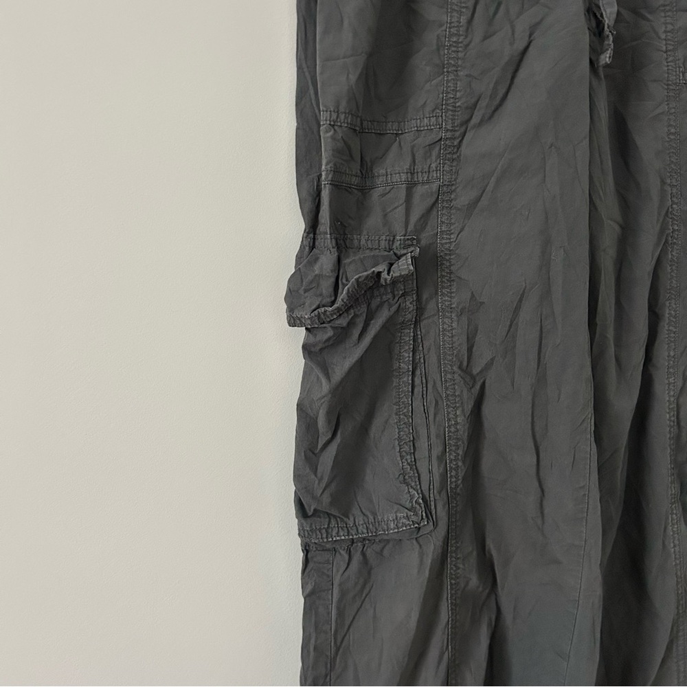 Aerie High Waisted Go For It Baggy Cargo Pants Smoked Grey XS - Picture 5 of 9